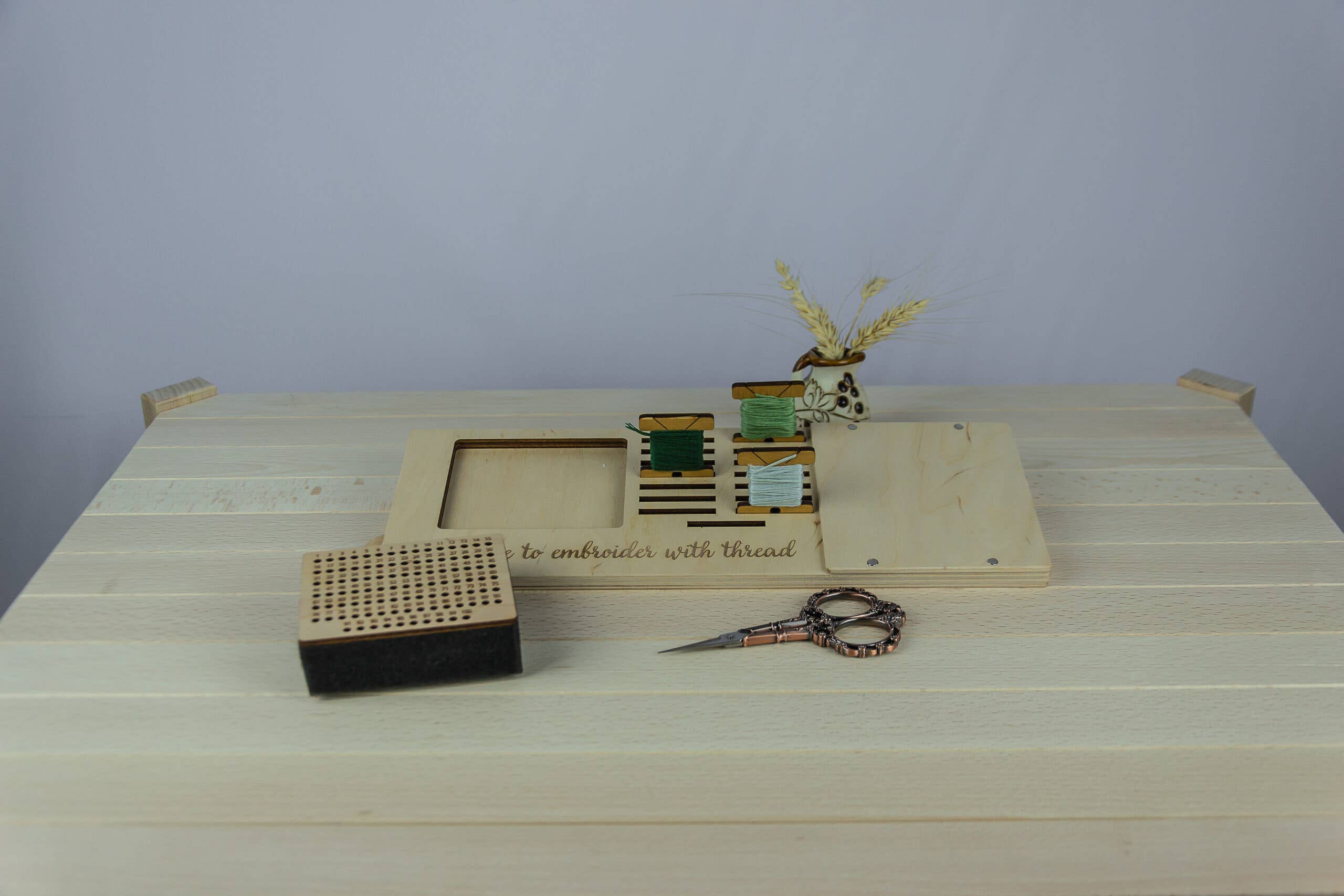 Embroidery craft - Venta al por mayor Material para bordado/punto de cruz - Soporte para bobinas/carretes con imán para agujas 15 ranuras7