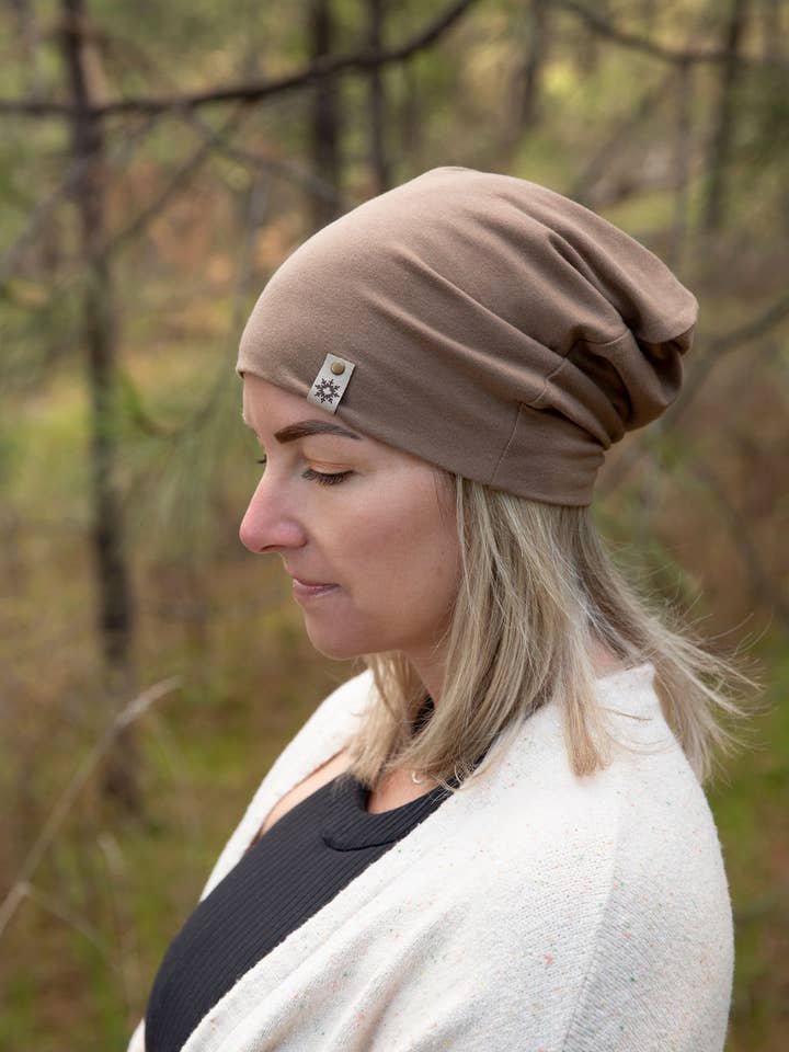 Bonnet Kicking Horse pour la vente par Canadian Frost