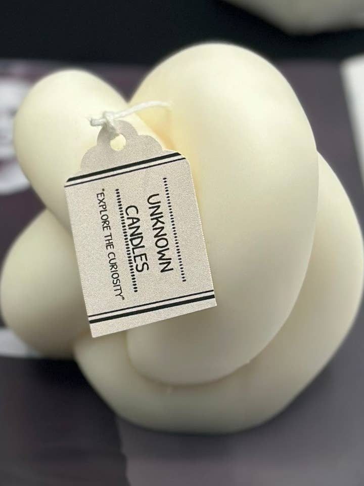 Mela rosa per la vendita all'ingrosso da parte di Unknown Candles Co