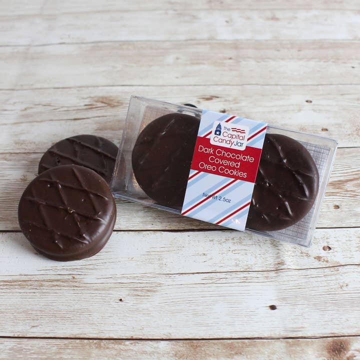 Oreos recouverts de chocolat (2 biscuits) pour la vente par Capital Candy Jar