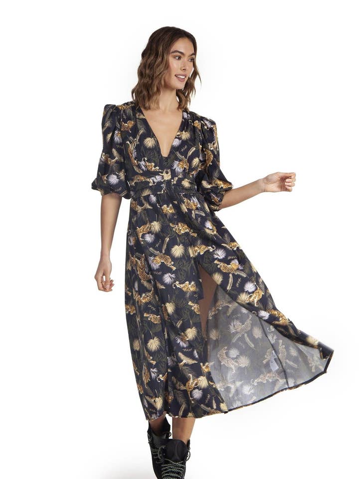 Lang kjole med knapper for engroshandel hos ODI ET AMO