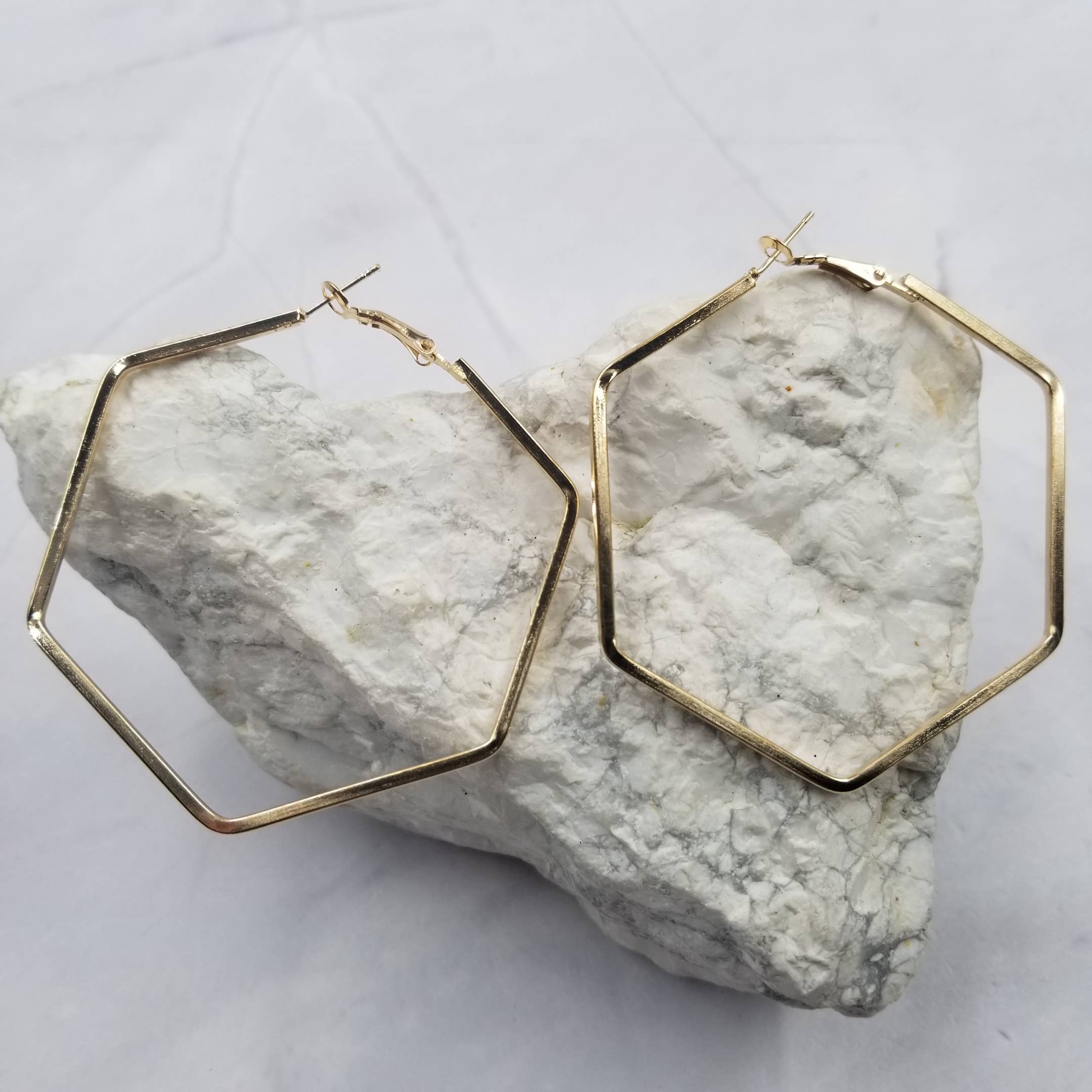 The Pretty Jewellery - Wholesale Hoop Earrings - Gold Geometry Hexagon Wire Hoop Earrings0