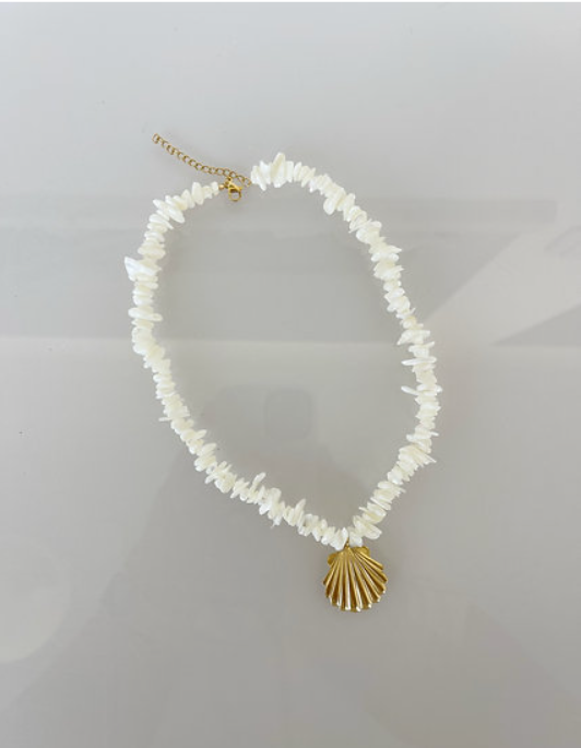 Liviana Lisbon - Wholesale Pendant/Charm Necklace - Collier blanc coquillage1