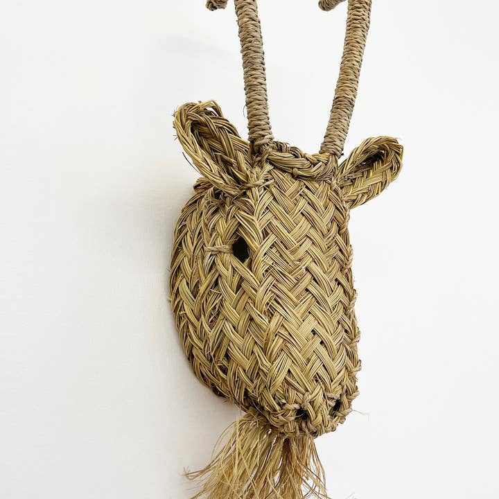 HandHappiness – wholesale Wall Accent – Animal trophies made of woven palm leaves
3