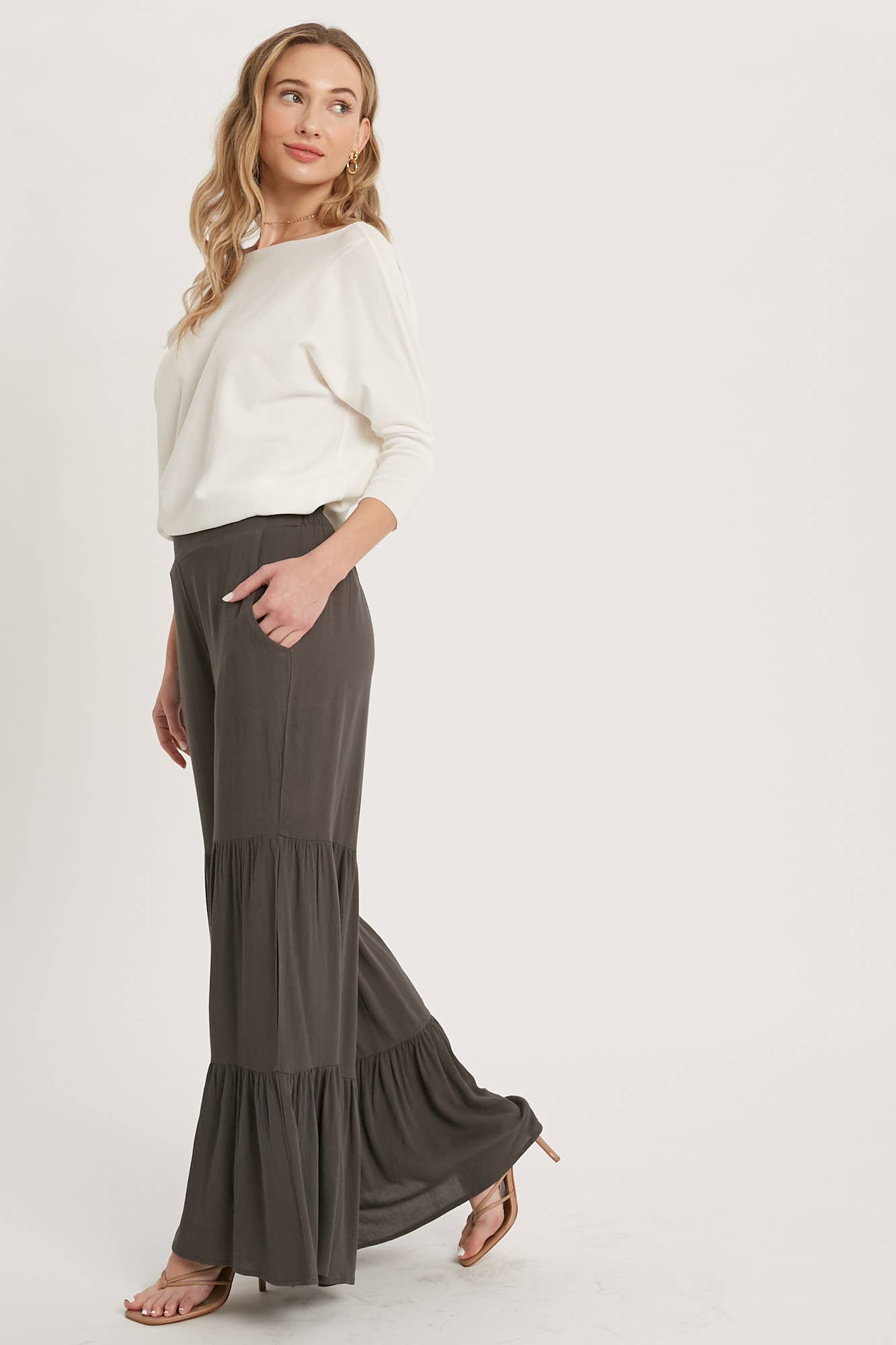 Bluivy – wholesale Byxor - Dam – TIERED VOLANG HÖG MIDJA BREDA BEN BYXOR4