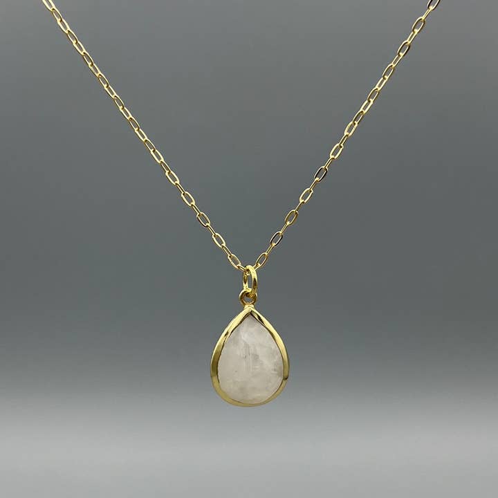 Collar de oro con gran piedra lunar facetada. para venta al por mayor de Something Silver