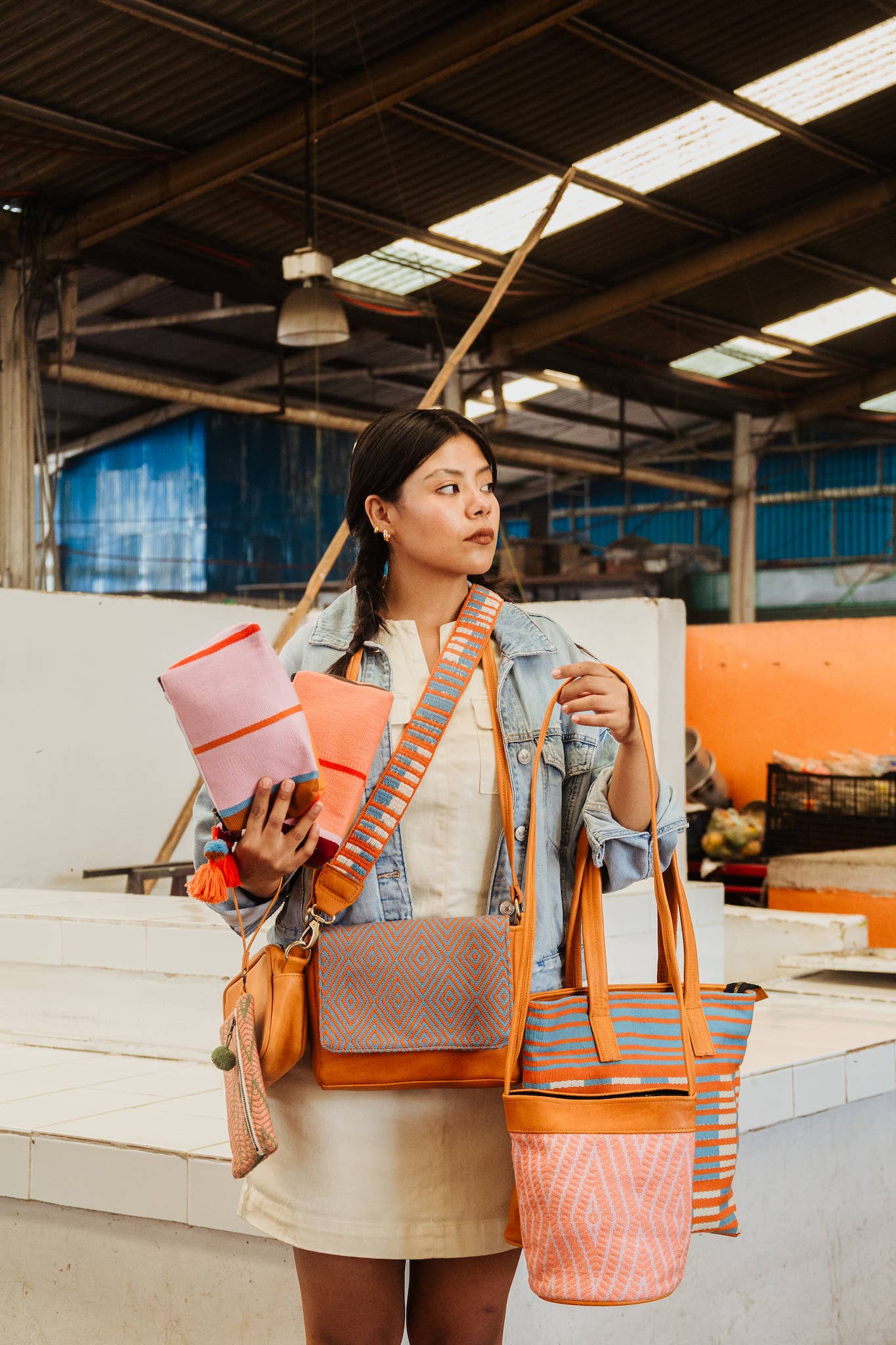 Awamaki - Wholesale Crossbody Bag - Women's - Woven Bucket Bag2