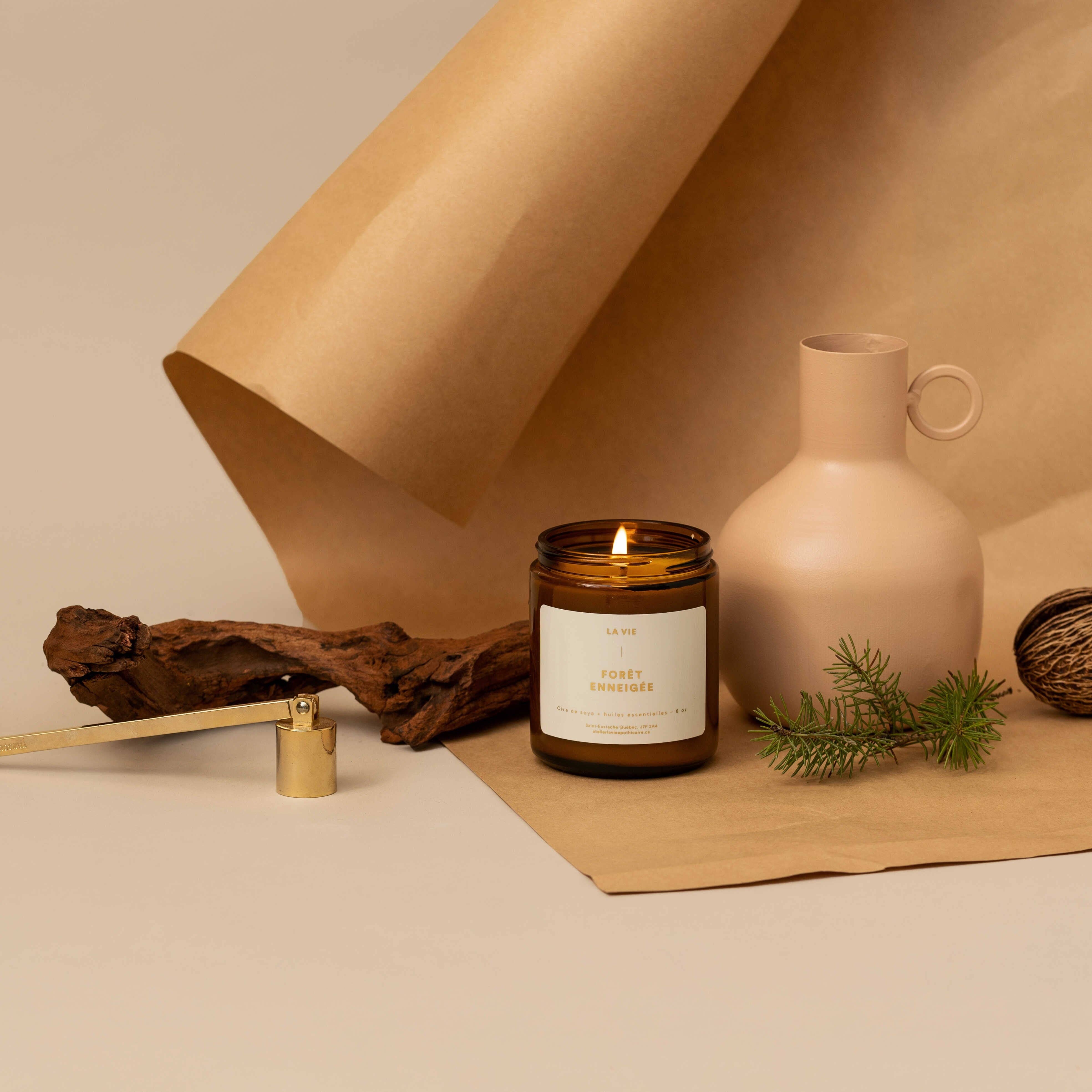 ATELIER LA VIE APOTHICAIRE - Wholesale Jar/Filled Candle - 8007 - Bougie Forêt Enneigée1
