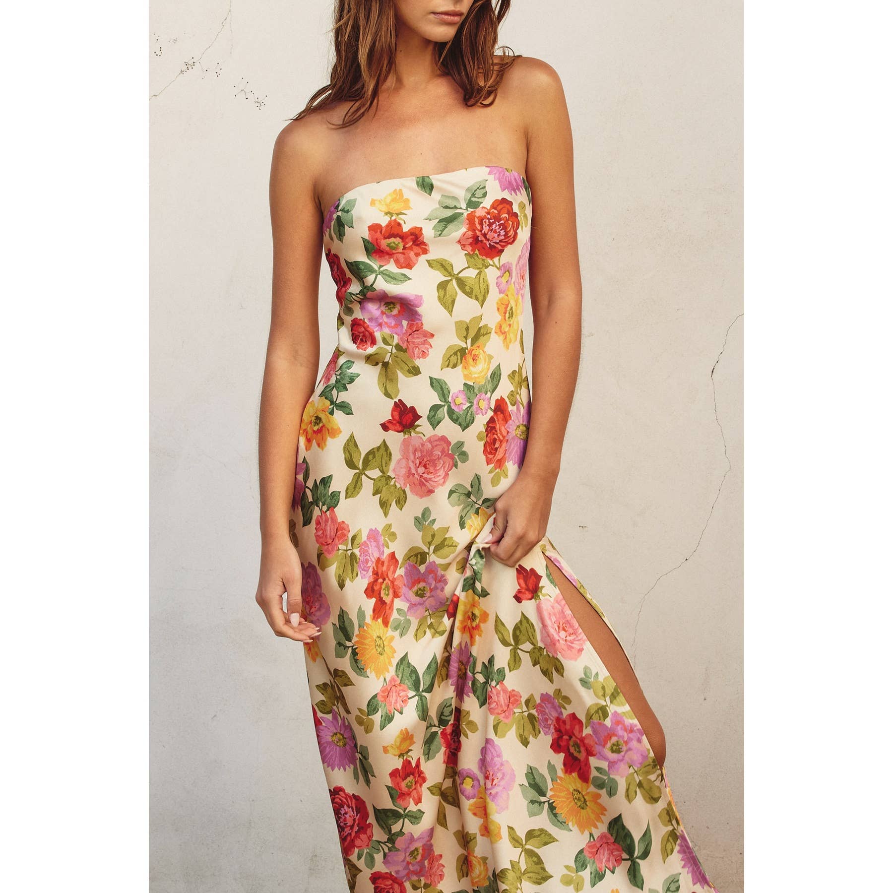 JARDIN ROMANTIQUE Robe longue bustier en satin imprimé floral en vente sur Faire4