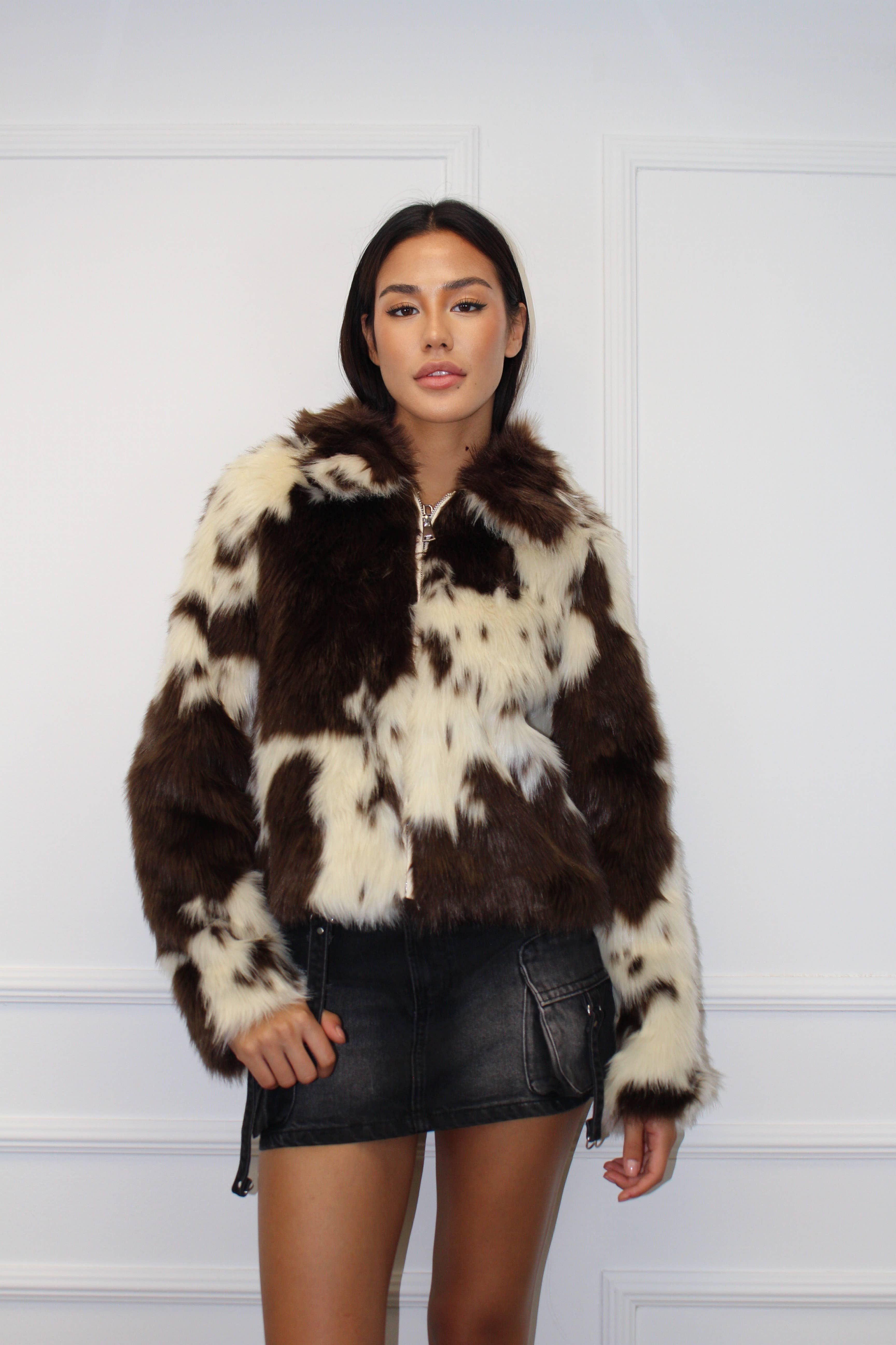 Chilli Girl Collection - Wholesale Fur/Faux Fur Coat - Women's - Standard collar cow print faux fur coat with zip2