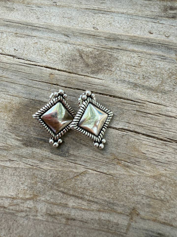 Pendientes de plata de ley hechos a mano con forma de diamante para venta al por mayor de Nizhonitradersllc