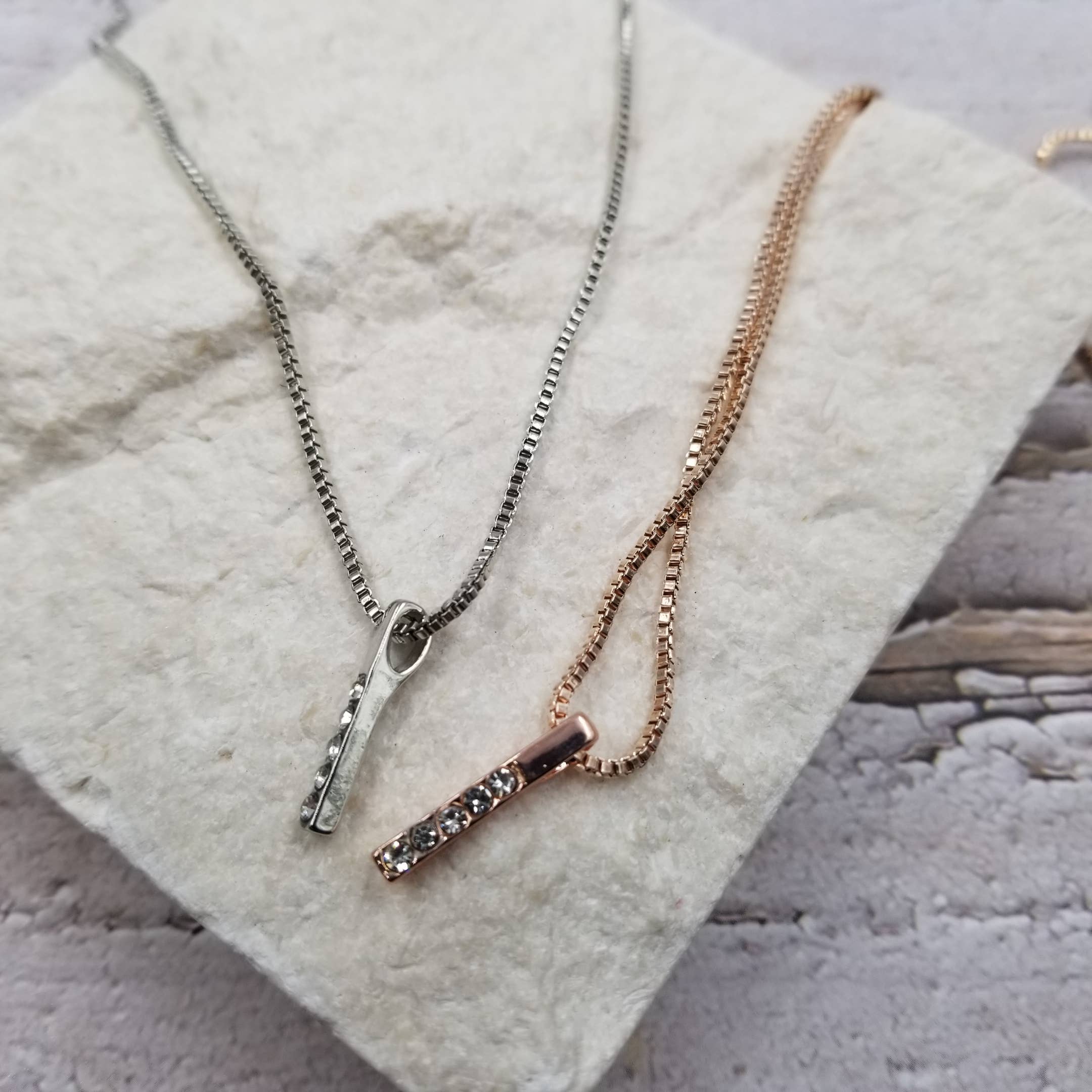 Treasure Wholesale – wholesale Pendant/charm necklace – Minimalist I Necklace1