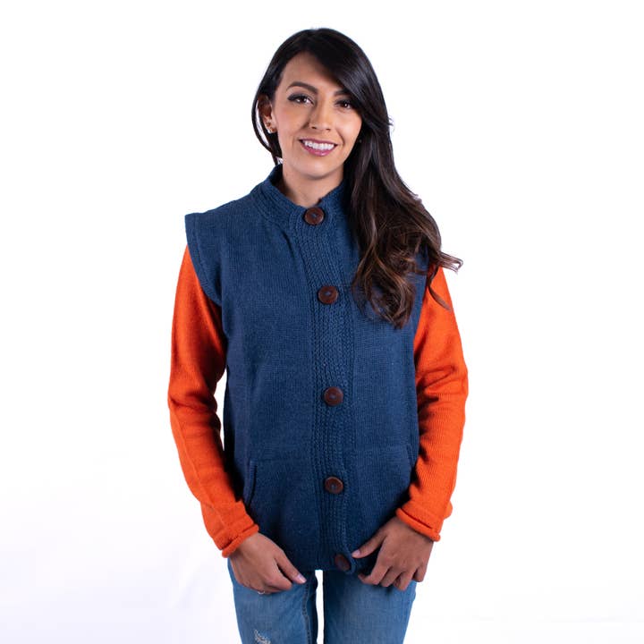 Offene Weste Budapest aus 100% Alpakawolle für den Großhandel von L.A.M Bolivia