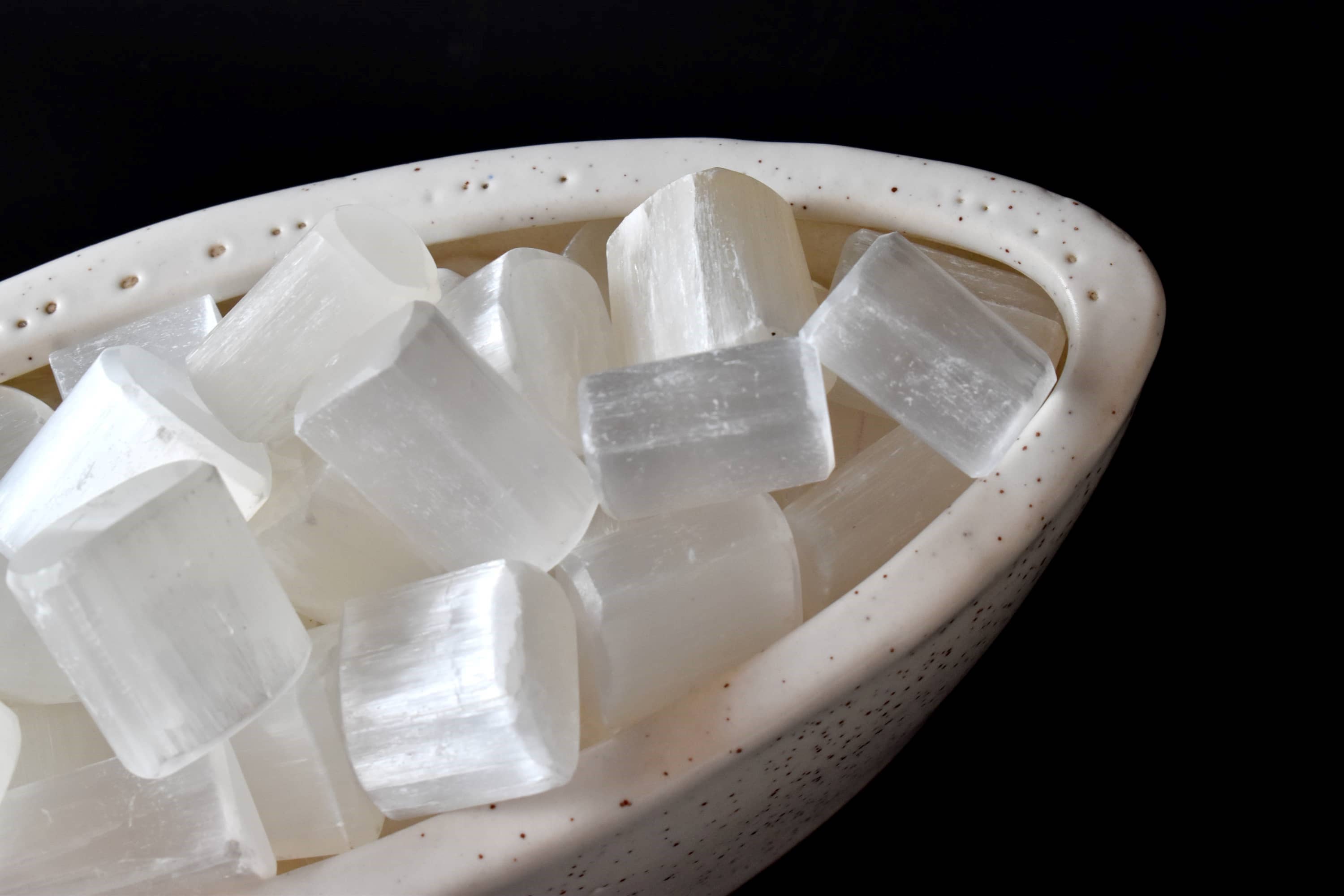 Soothing Crystals - Wholesale Spiritual Stone/Crystal - Selenite Tumbled Stones Healing Stones 100G to 1KG4