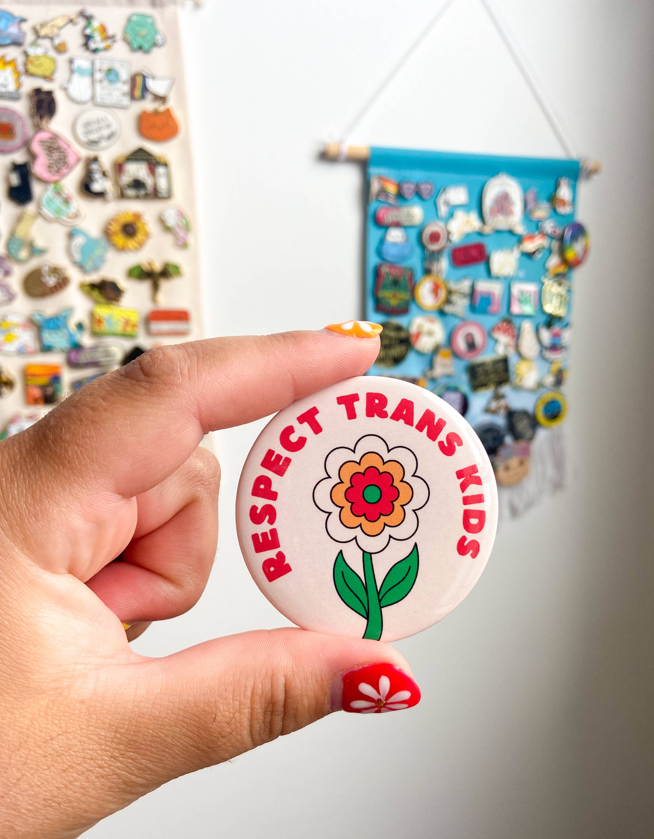 Wild Rabbit Beads - Vendita all'ingrosso Spilla da bavero - Tasto Pinback (Respect Trans Kids)