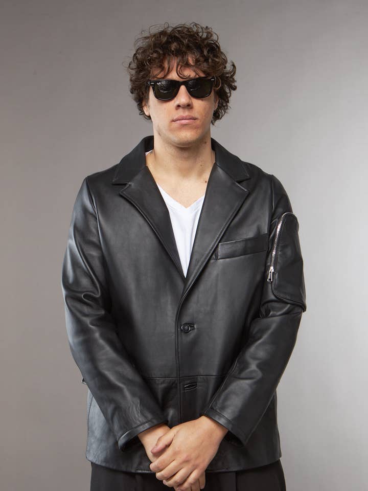 GIACCA IN PELLE NERA TASCONE per la vendita all'ingrosso da parte di LAB22