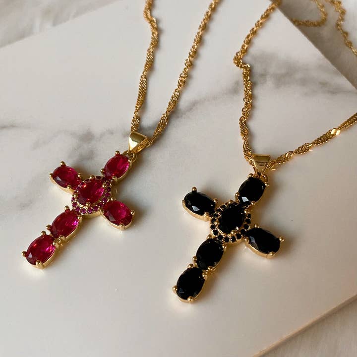 Collana Adorn Cross per la vendita all'ingrosso da parte di Kismet Showroom