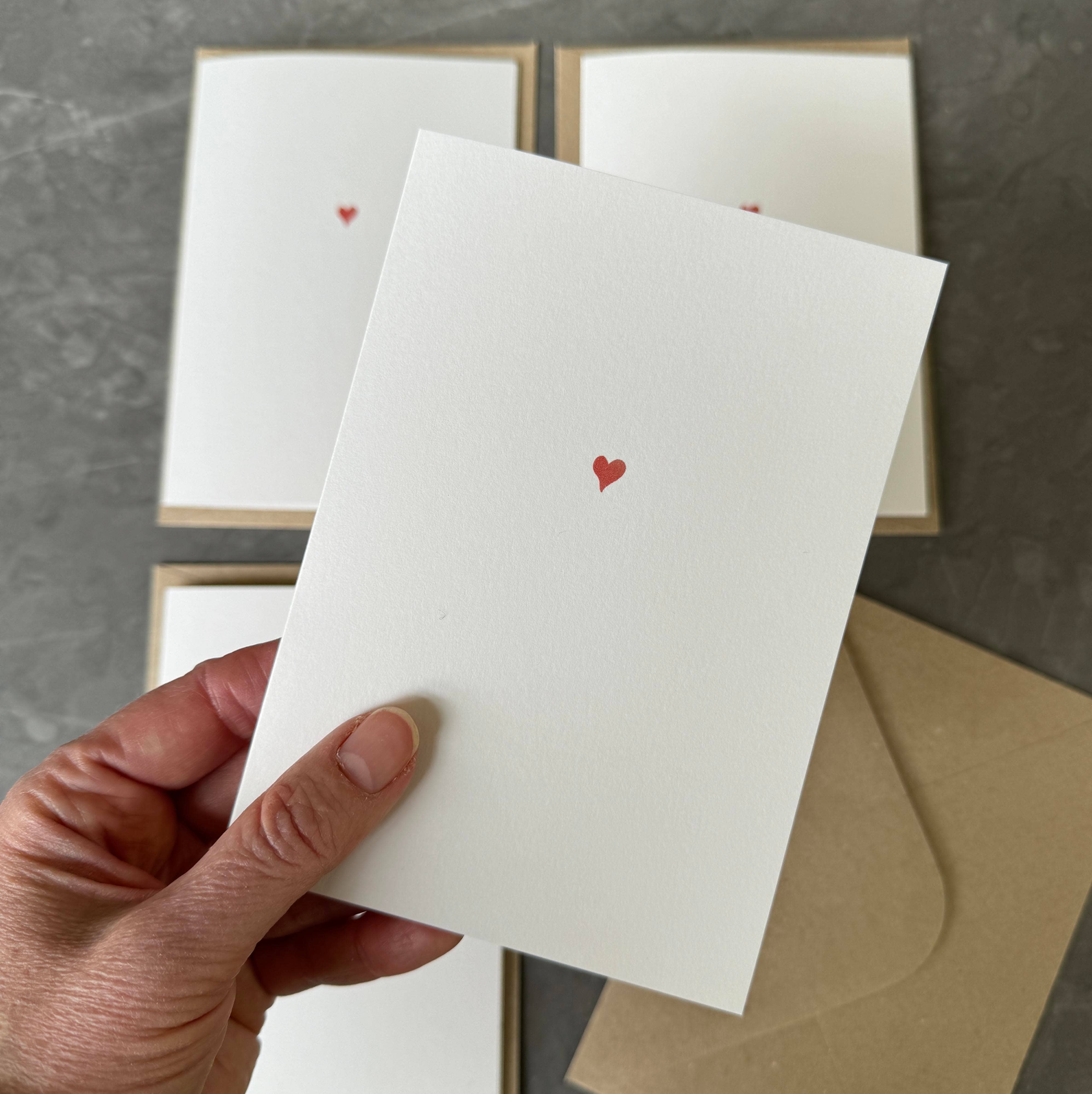 Tall Order – Conjunto de notas por atacado – Conjunto de Cartões Pequenos com Coração - Caixa com 8 Cartões em Branco4