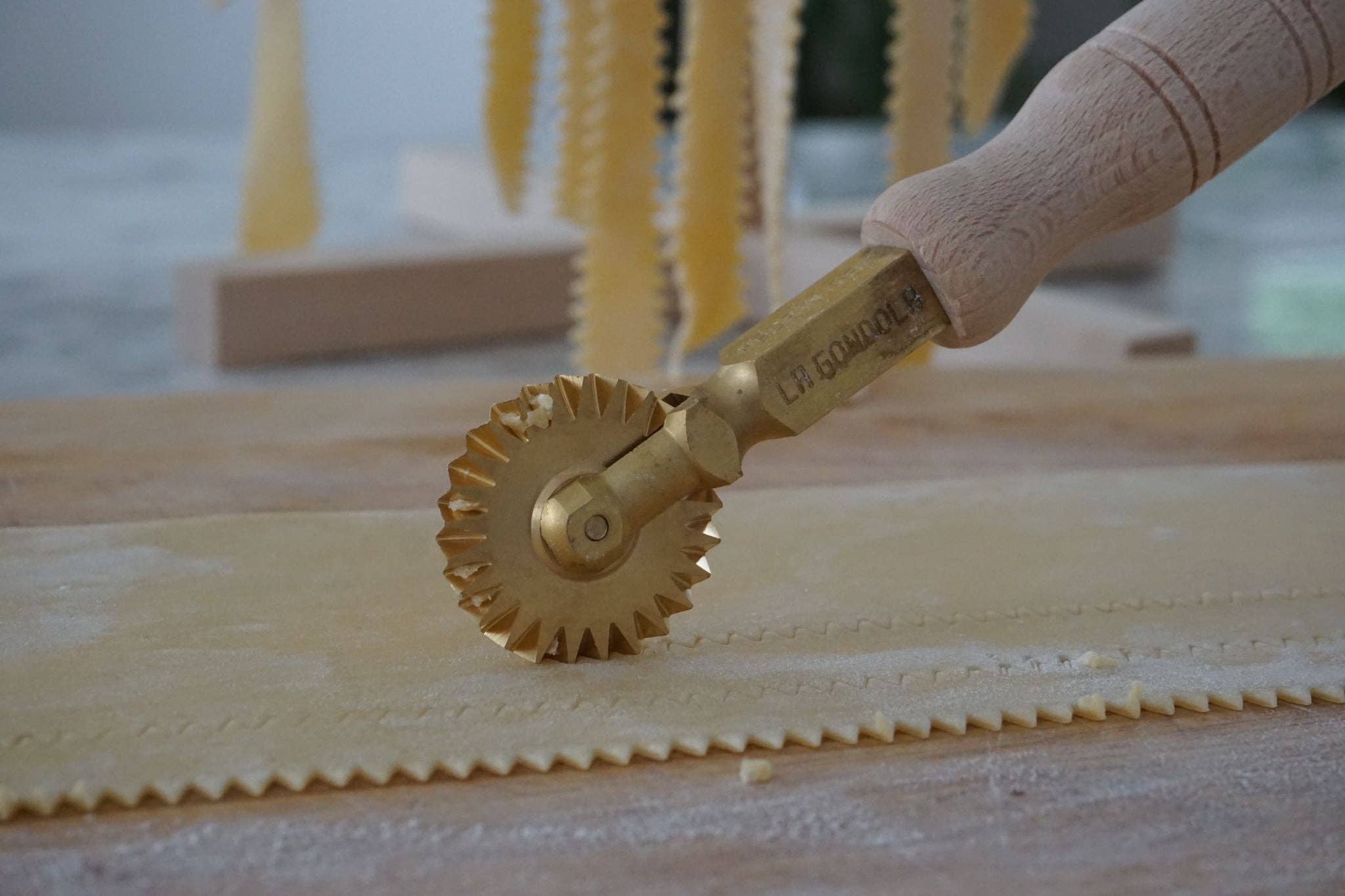 LA GONDOLA - Vendita all'ingrosso Utensile/attrezzo da cucina - Set di utensili per pasta: 2 coltelli professionali per pasta La Gondola7