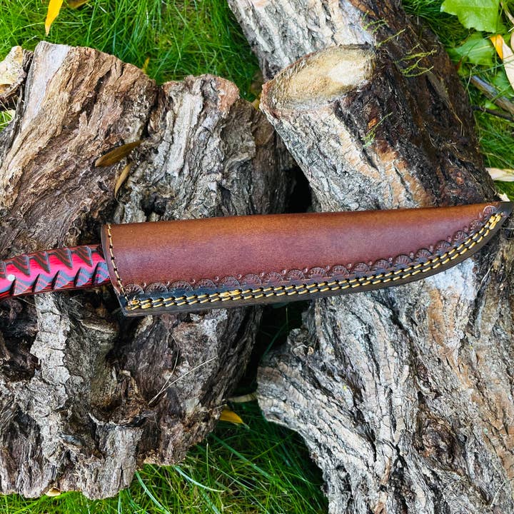 Titan International - Wholesale Pocket Knife/Holder - Damascus Steel Custom Flay Knife with Craved Grips TK-051