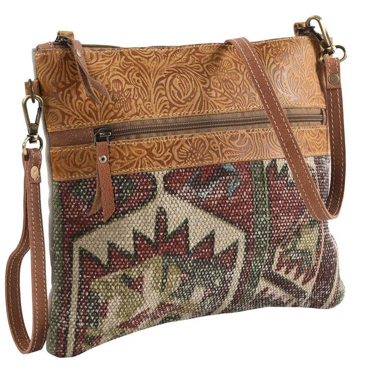 Clea Ray Canvas Bags & Clothing - Wholesale Crossbody Bag - Women's - Crossbody Rug With Leather And Front Zipper