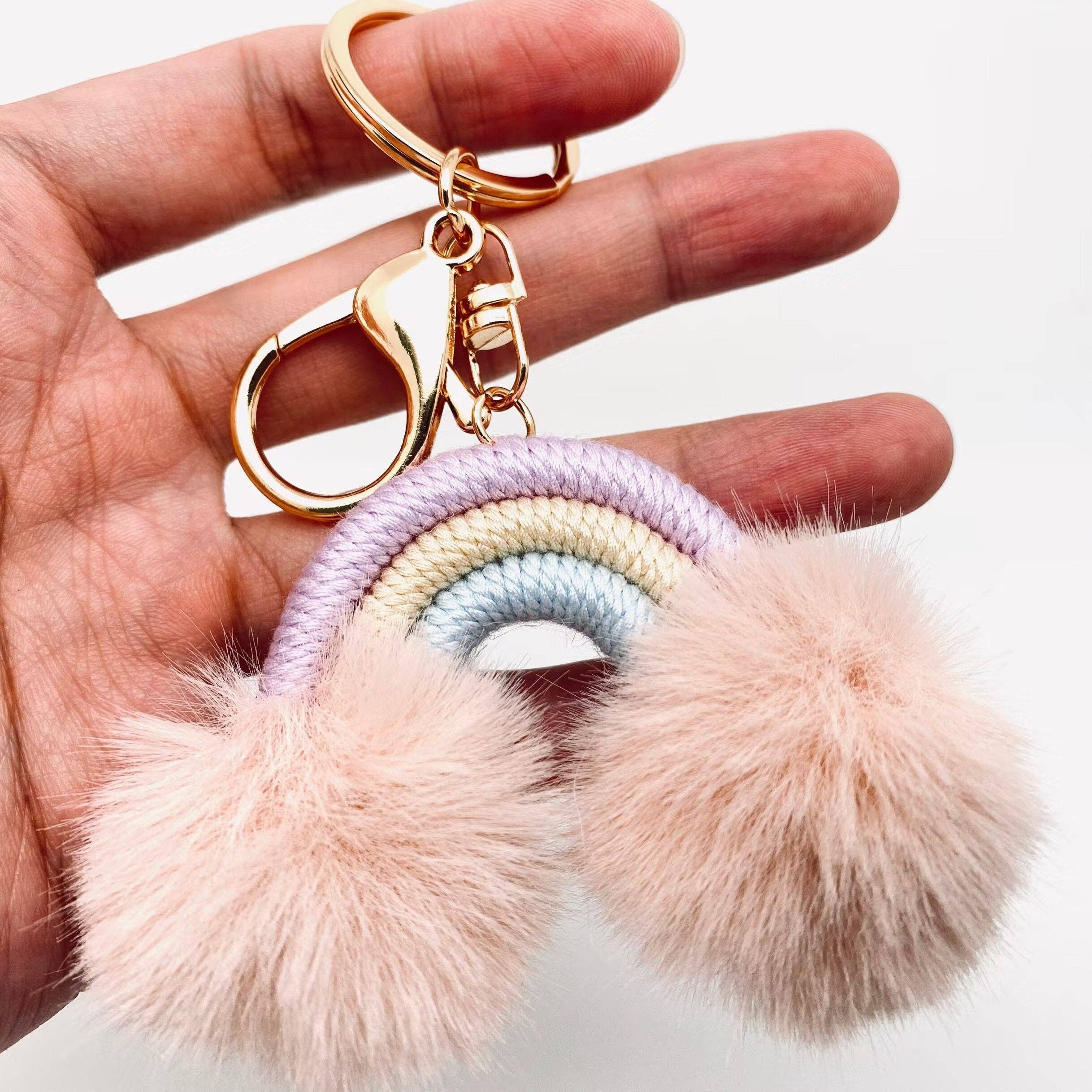 Mio Queena - Wholesale Sleutelhanger - Dames - Pluchen bol sleutelhanger met regenbooghanger, handgeweven tasornament4