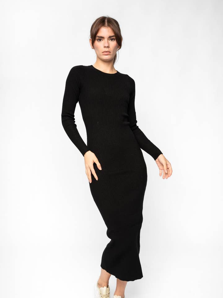 Robe midi en tricot à col rond pour la vente par Recollection Brand