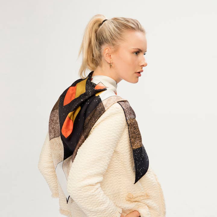 PLANET MARRON pour la vente par Silk and River