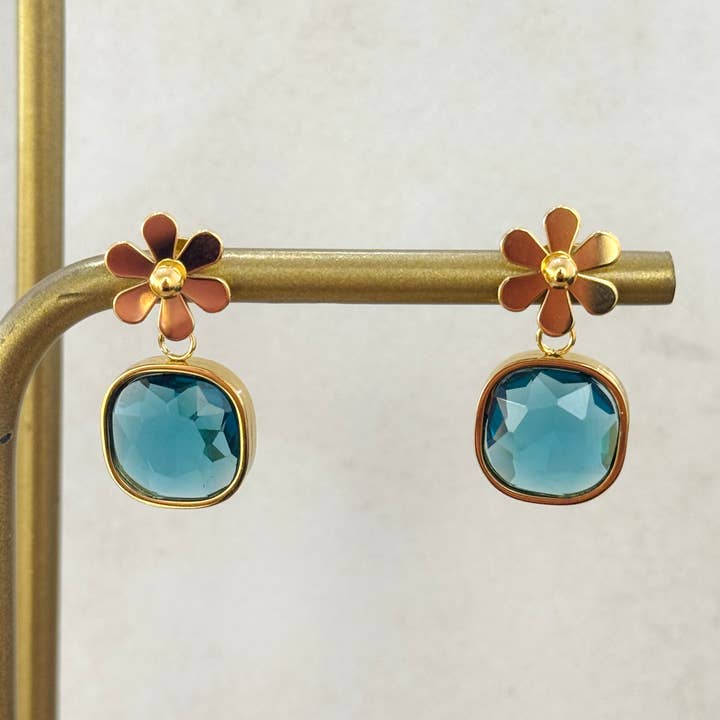 Cassette Barcelona – Engroshandel Hængeøreringe og creoløreringe – Alke blomsterøreringe i rustfrit stål1