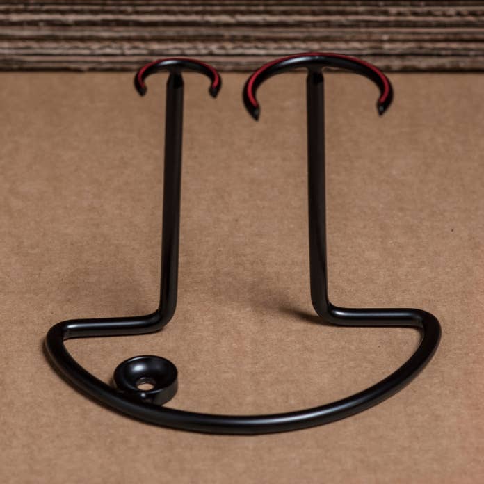 Support en acier noir pour blaireau et rasoir pour la vente par Plisson 1808