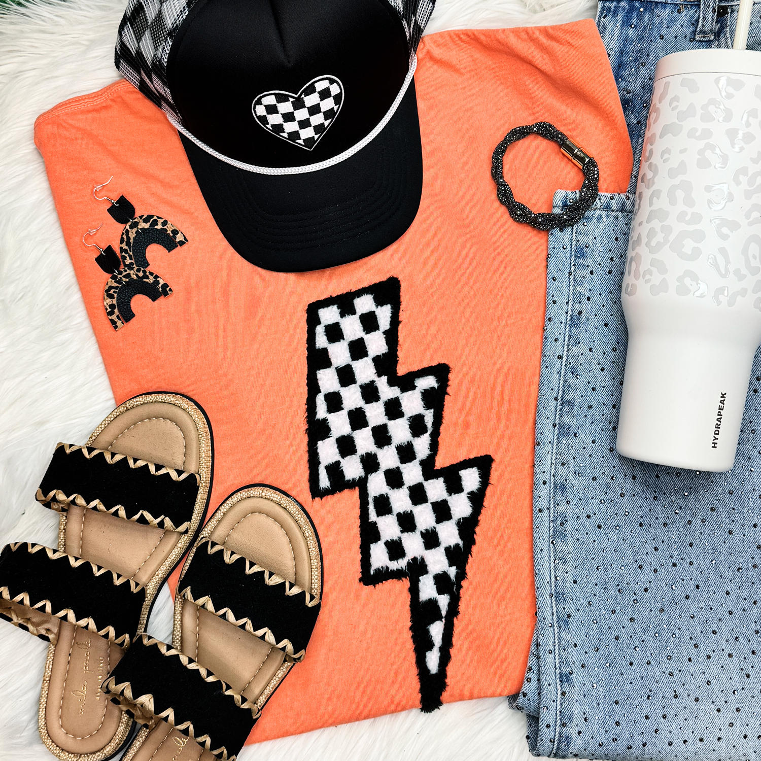 Trendy Tee Co. - Wholesale T-Shirt - Women's - Checkered Lightning Bolt Fluffy Tee1