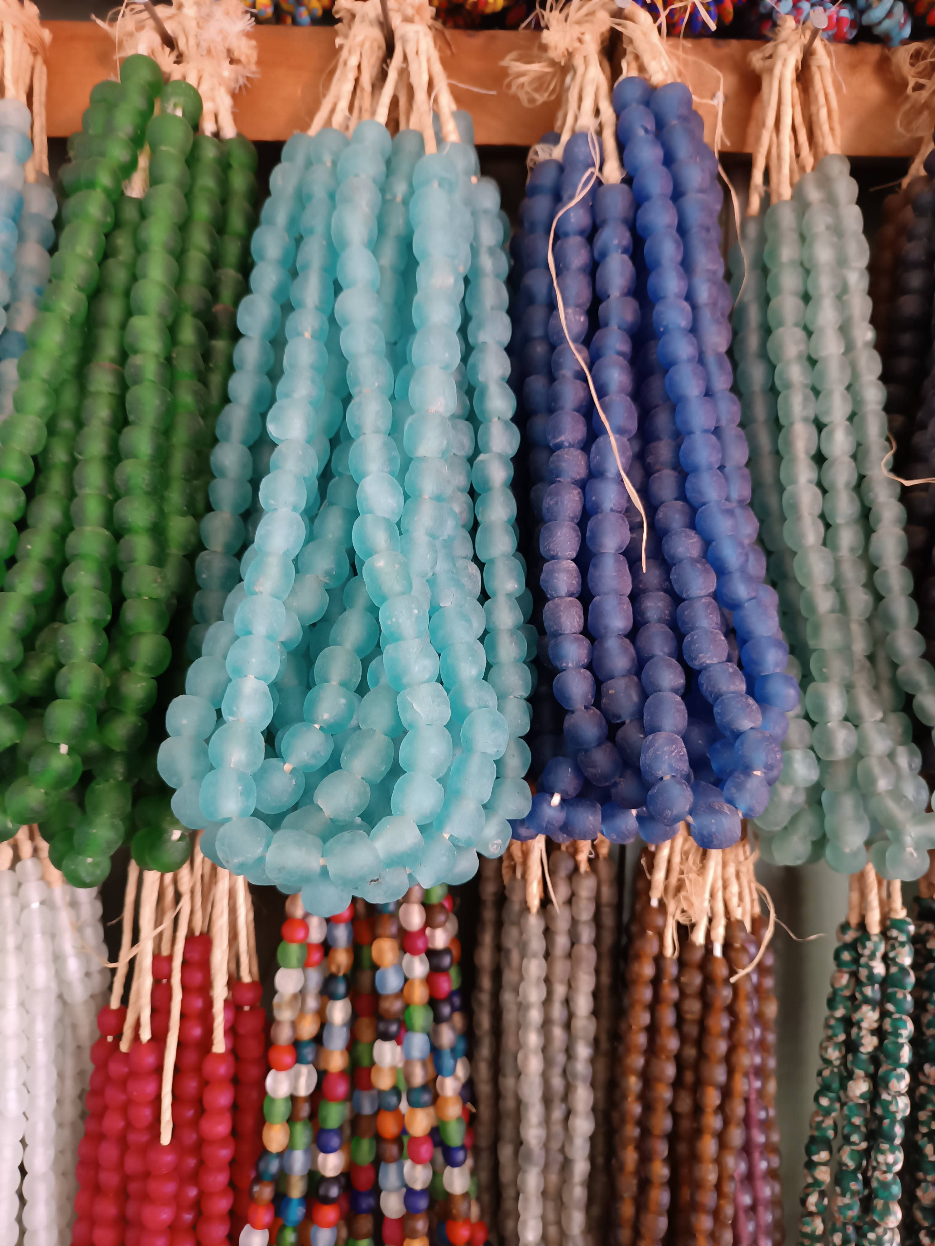 African Craft Collection – wholesale Pärlor – Stora Glaspärlor av Återvunnet Material för Smyckestillverkning3