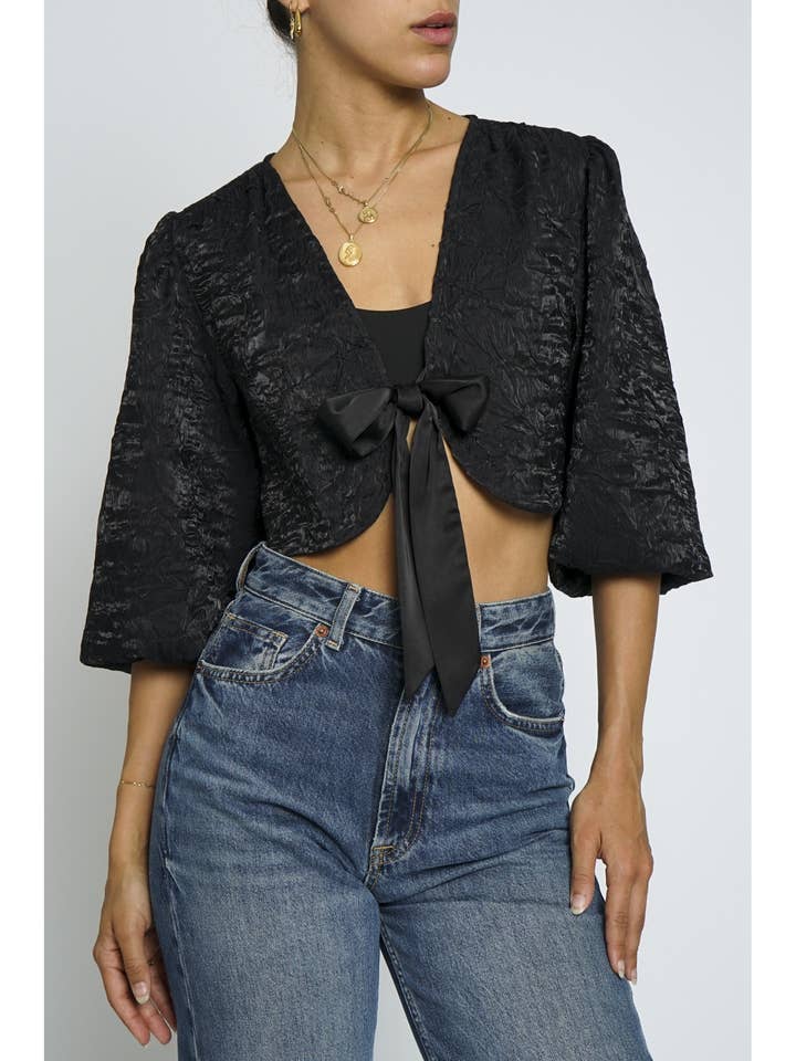 KRØLLET BOLEROJAKKE MED BÅND for engroshandel hos Sans Souci