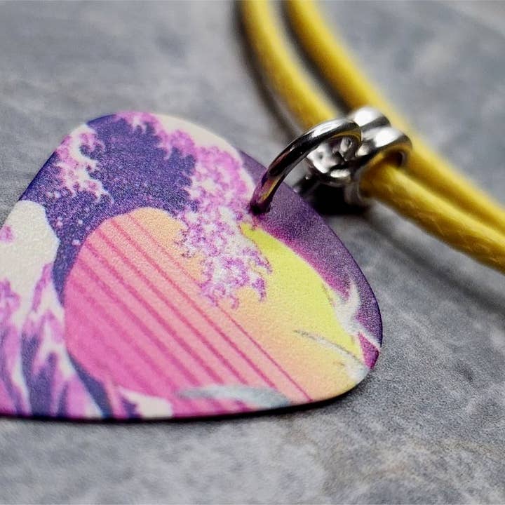 Simply Raevyn - Wholesale Pendant/Charm Necklace - Retro 80s The Great Wave off Kanagawa Guitar Pick Necklace