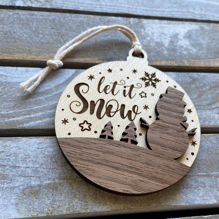 Ornement en bois 2D de Noël, que la neige tombe, PRÊT à EXPÉDIER pour la vente par Chickadee Creations