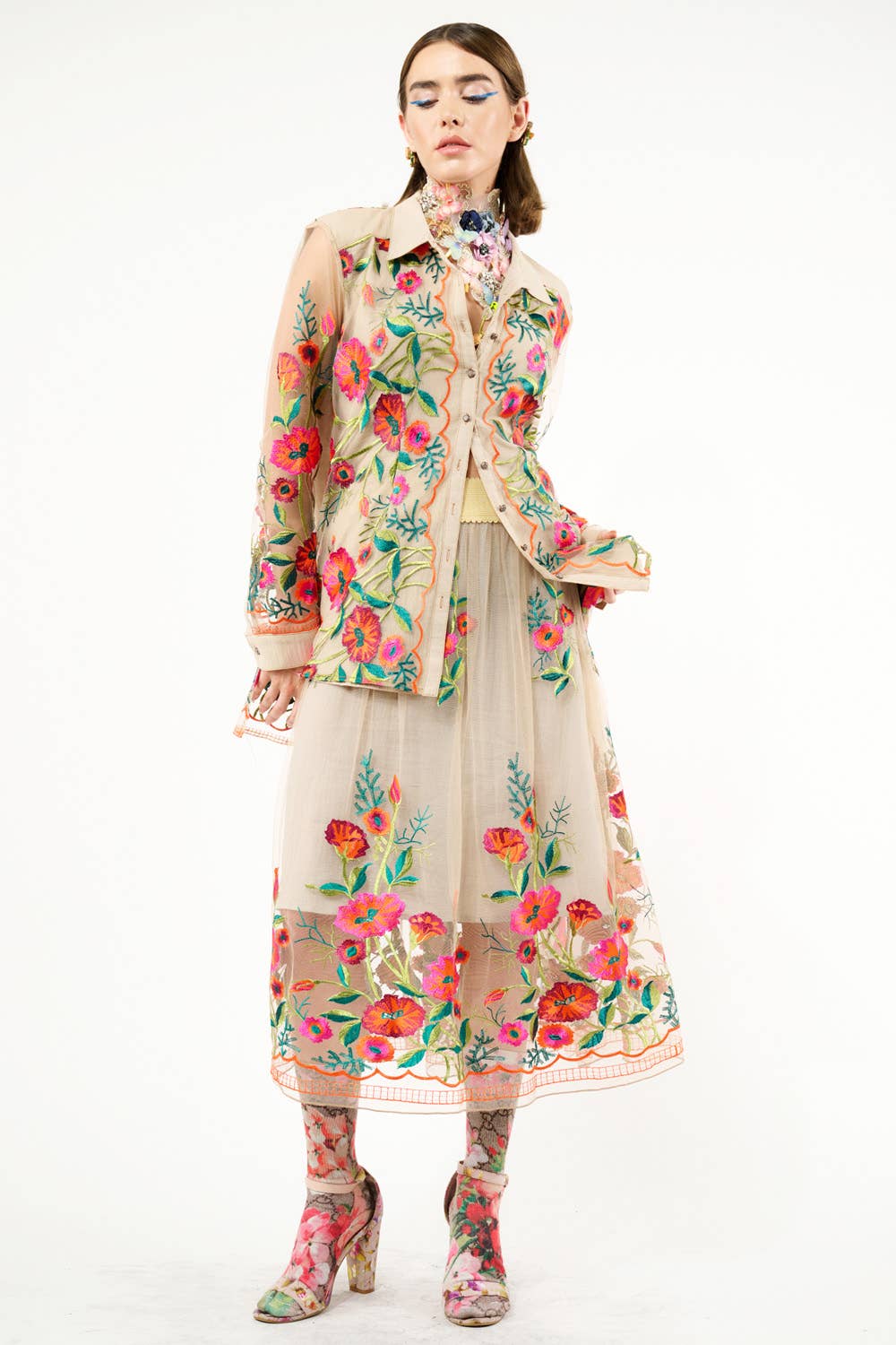 Blu Denim Camicia vintage con ricamo floreale di tulipani in vendita all'ingrosso su Faire15