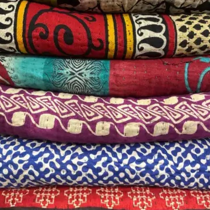 Plaids - Kantha en sari recyclé pour la vente par Mondo Trading Company