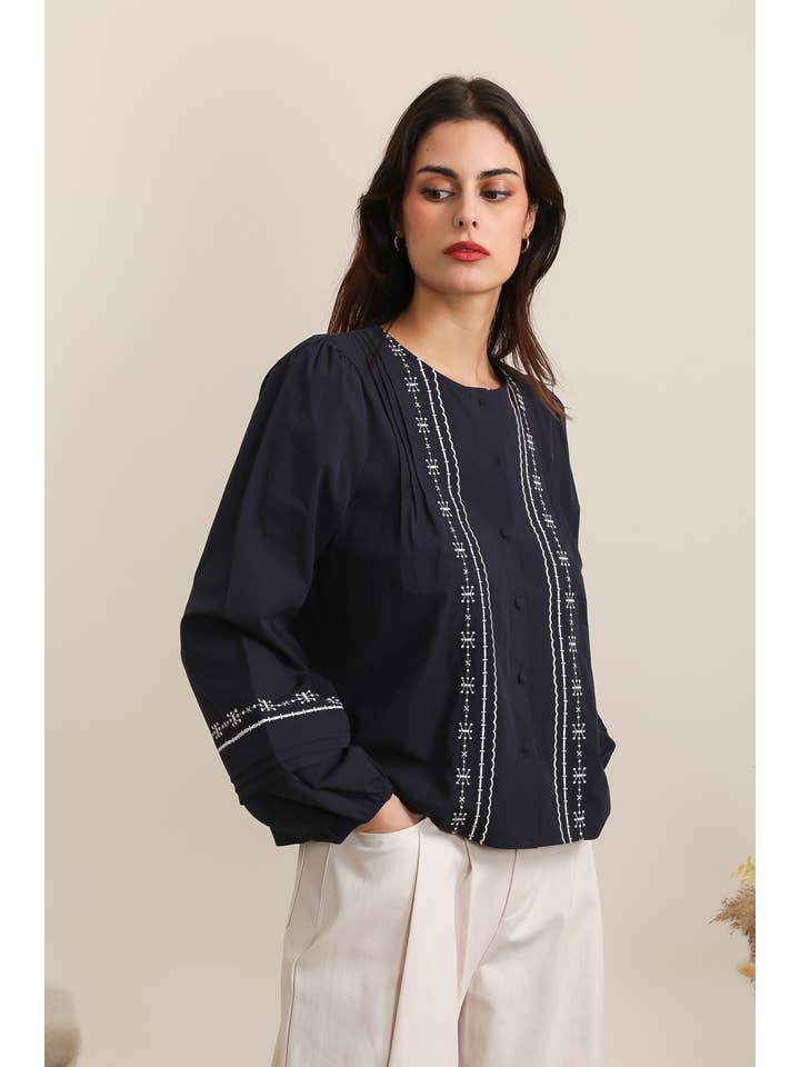 Daphnea - Vendita all'ingrosso Camicetta - Donna - 31893 CAMICETTA RICAMATA A CONTRASTO2