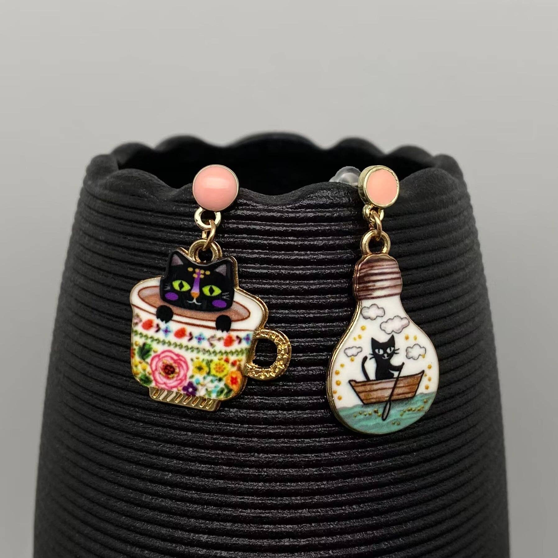 Mio Queena - Wholesale Dangle Earrings - Light Bulb & Cat Asymmetric Dangle Earrings - YK0