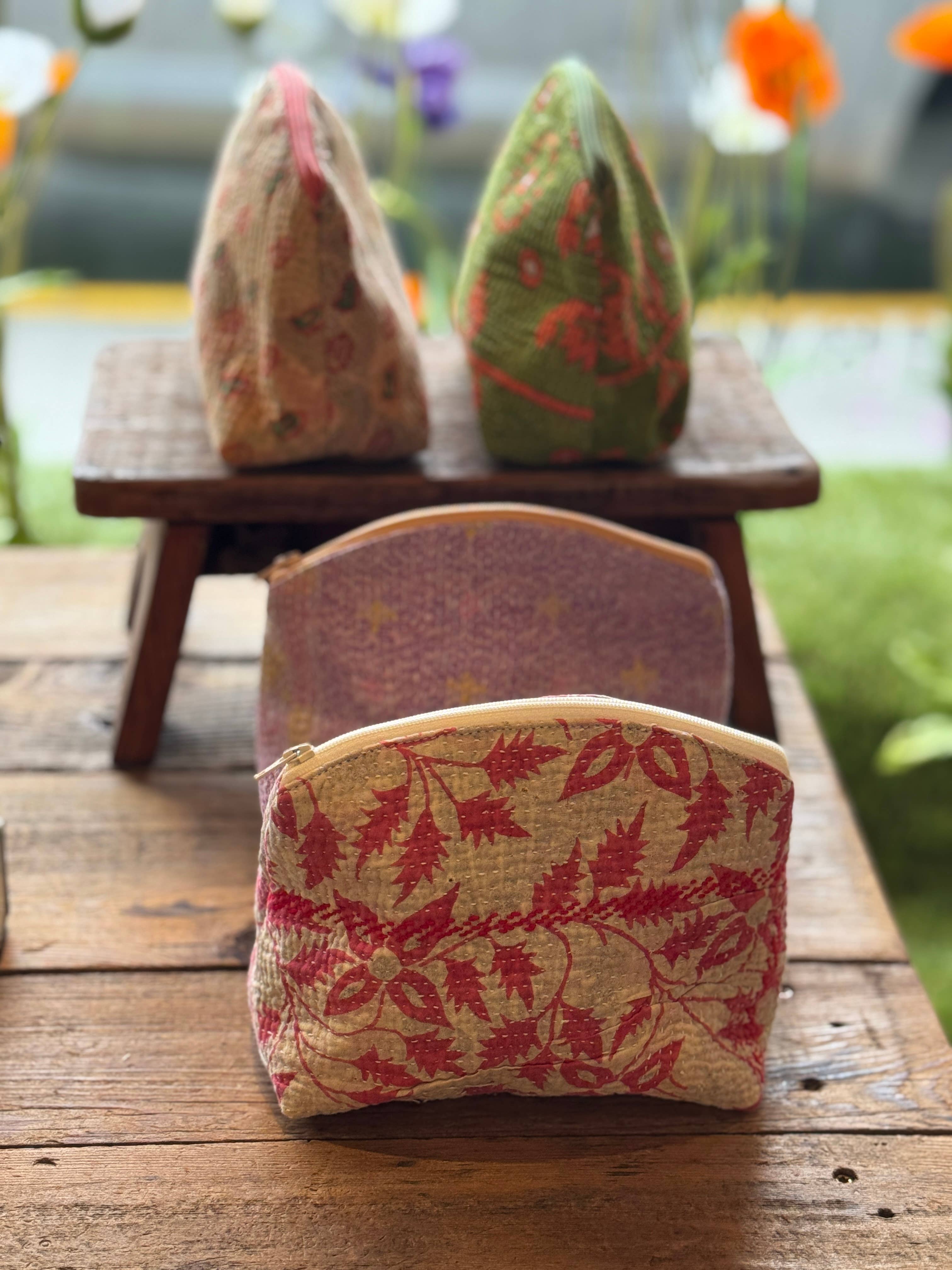 Belle's Nest - Wholesale Makeup/Cosmetic Bag - Assorted Pattern Retreat Makeup Zip Travel Bags 1