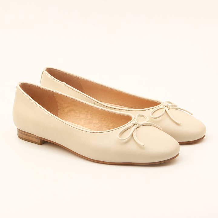Round Ballet Flat - Off-White for wholesale by Millwoods Shoes