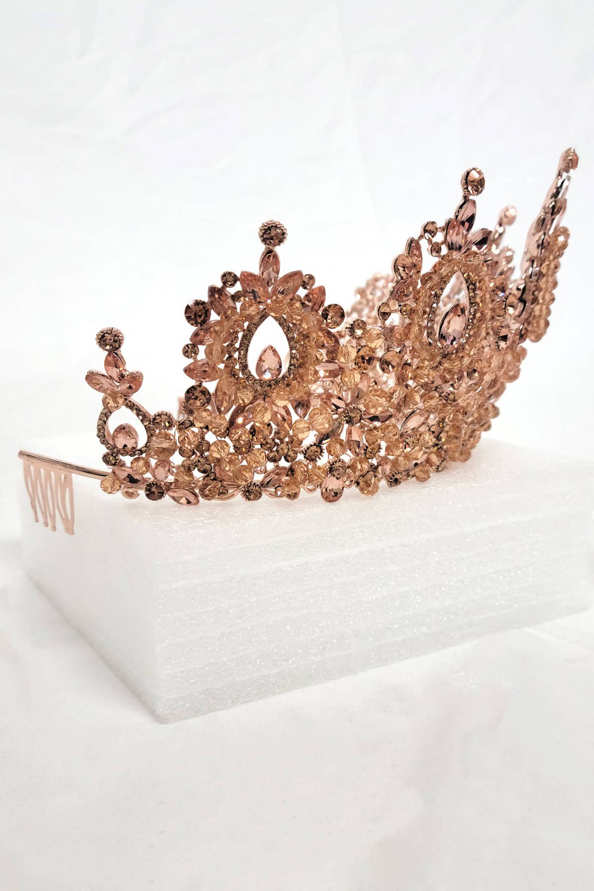 Chicas - Wholesale Tiara - Women's - Metal tiara with crystal balls and jewel rhinestones HT96253