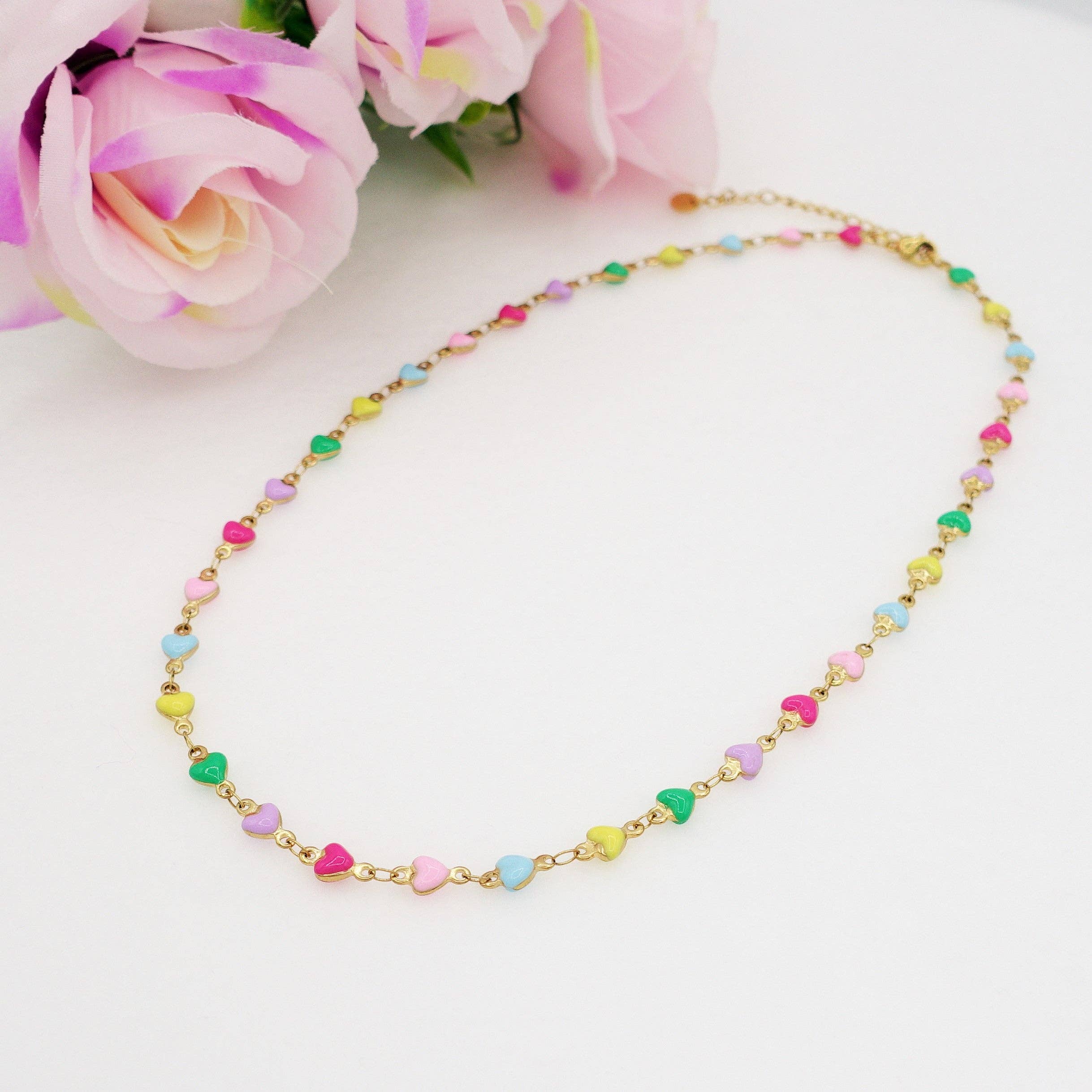 Daemon srls – Engroshandel Perlehalskæde – TAHITI~ halskæde i rustfrit stål med emaljerede hjerter0