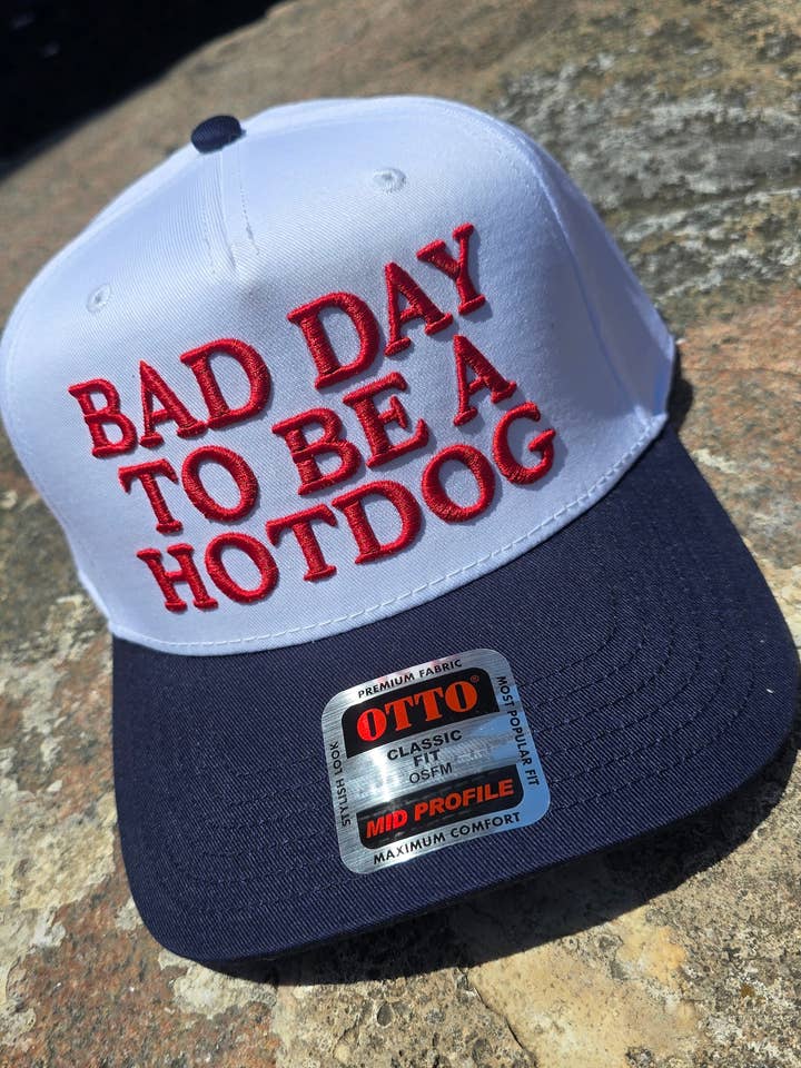 Mauvaise journée pour être un hot-dog. pour la vente par three WILD THREADS