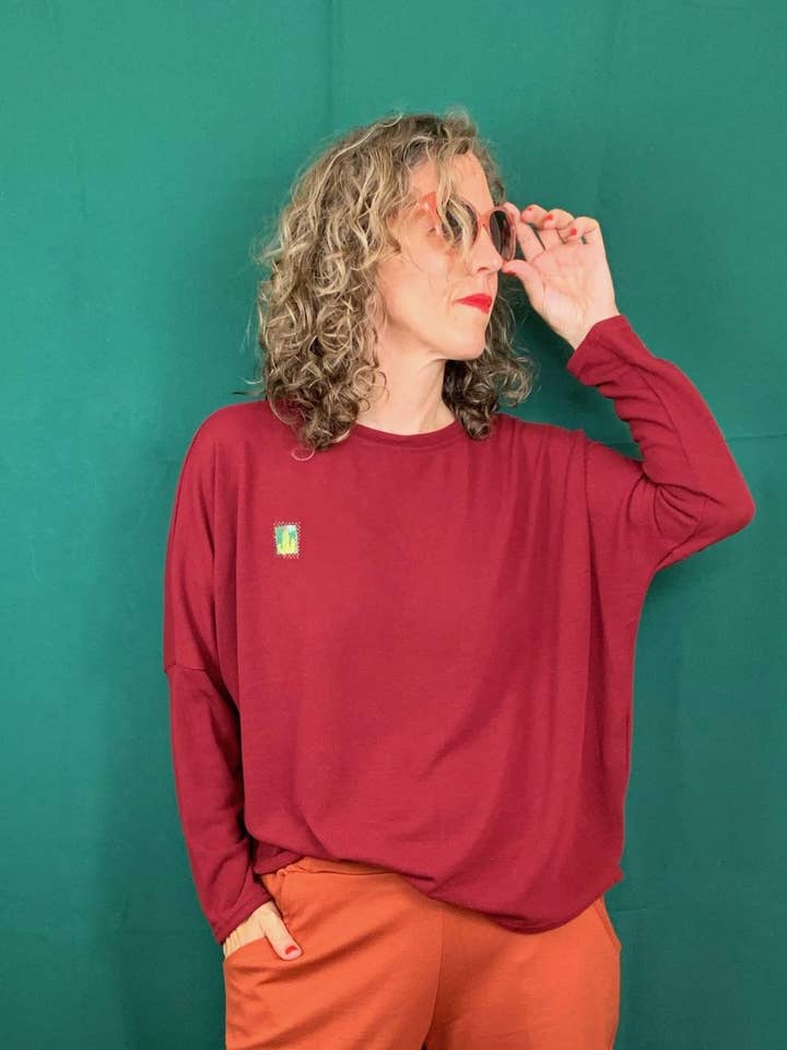 Iona Jersey - Maroon for wholesale by La Compiano