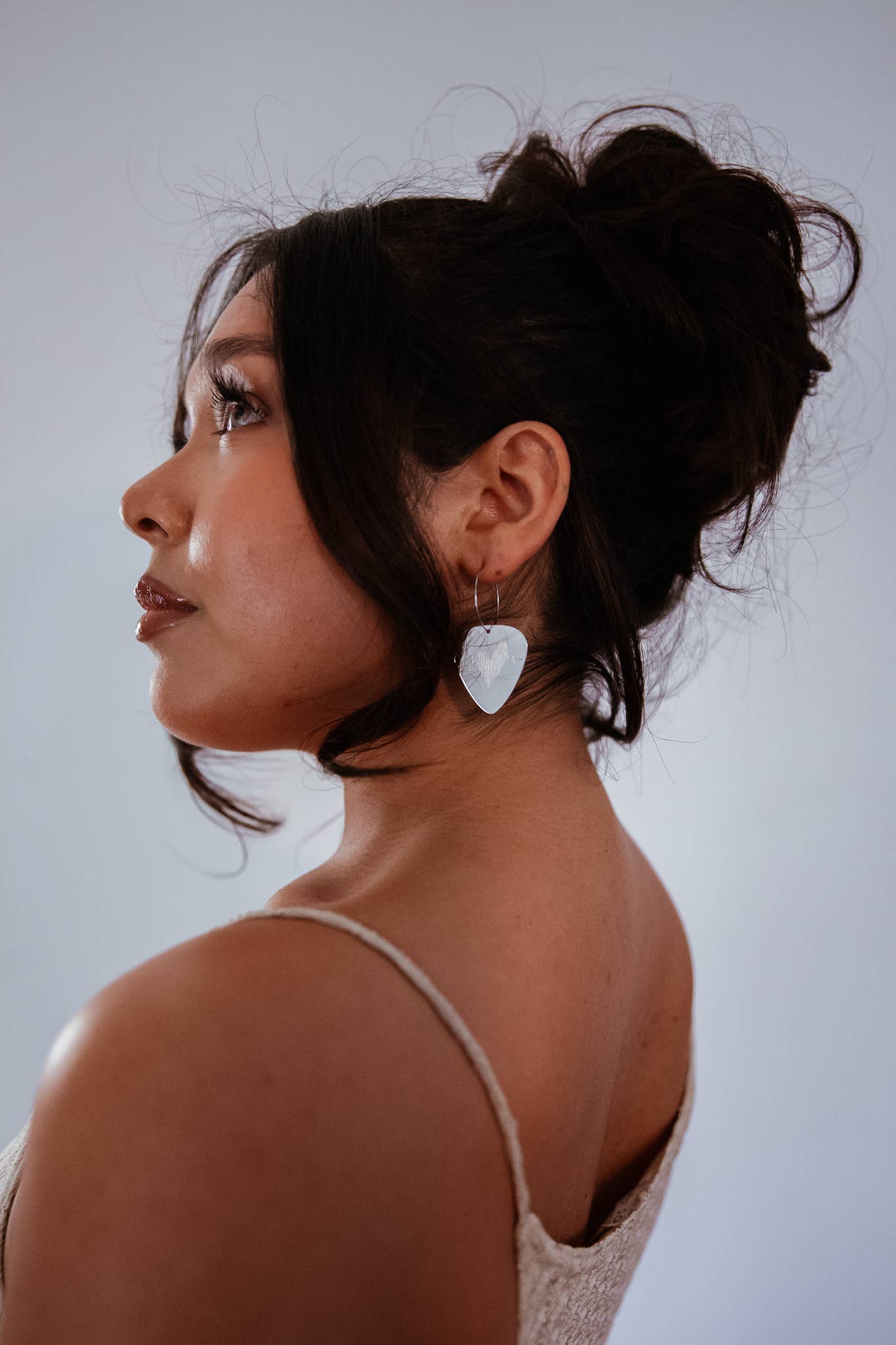 Groupie Love – wholesale Hängande örhängen – Rostfritt stål metall gitarr plocka Hoop-örhängen4