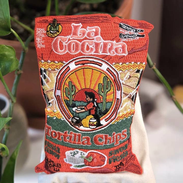 Écusson brodé "La Cocina Fiesta Flavour" 5,5” x 4,25” pour la vente par FingerlessJoe