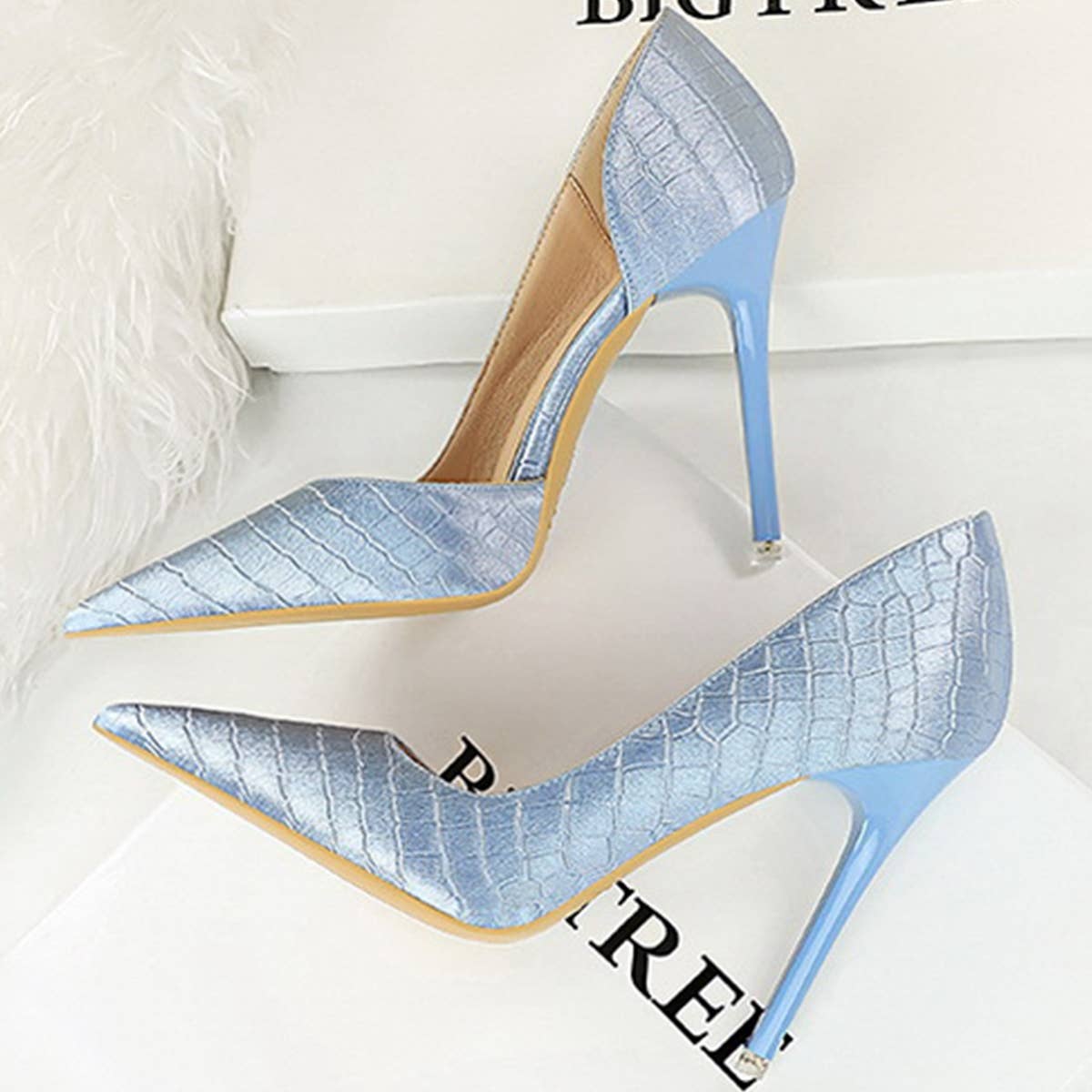 ACCITY - Wholesale High Heels - Women's - RETRO PATTERN SIDE HOLLOW POINTED TOE HIGH HEELS_CWSHH01122