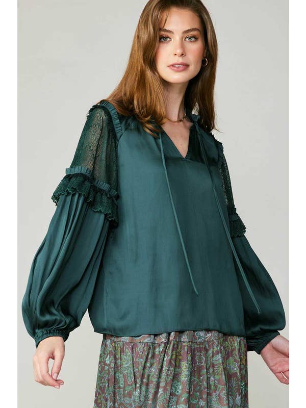 Current Air – Engroshandel Bluse - Dame – Bluse med blondeærmer og flæsedetaljer5