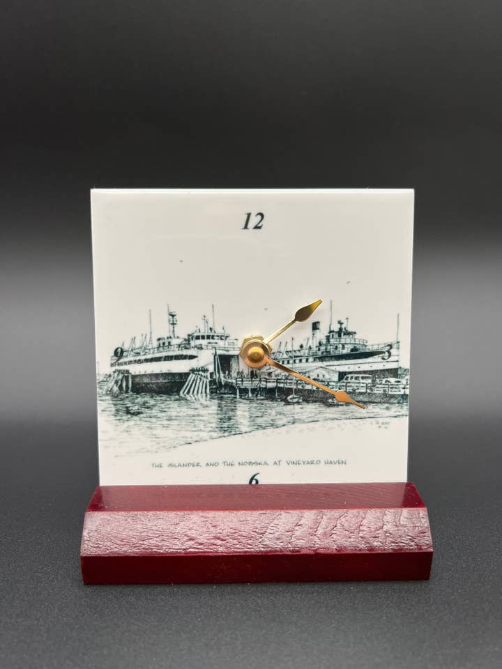 Horloge de bureau pour la vente par Heritage Landmarks